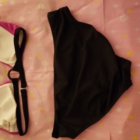 👙PINK AND BLACK BIKINI 👙 - Picture 5 of 7
